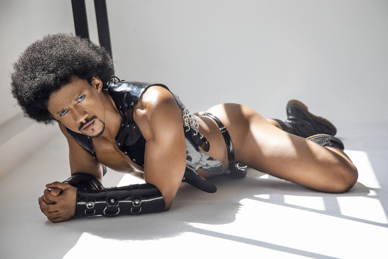 CandyMan 99819 Dom Thongs with Rings Gloss Black